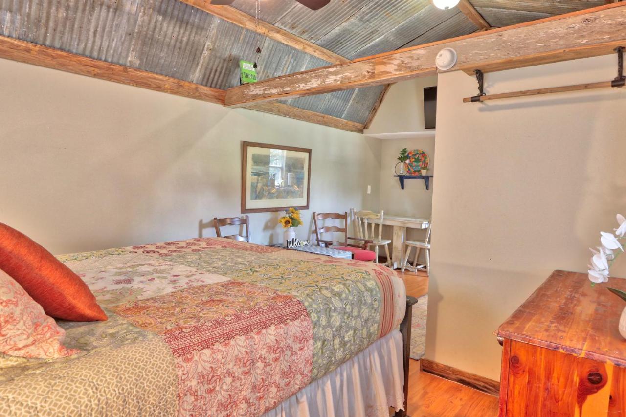Sunflower Ridge Bungalow Wimberley Ngoại thất bức ảnh