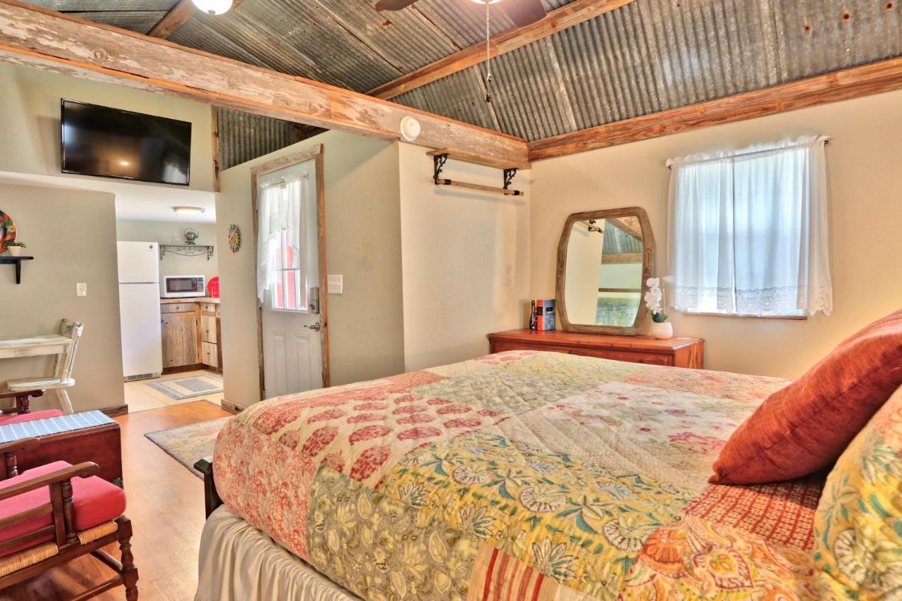 Sunflower Ridge Bungalow Wimberley Ngoại thất bức ảnh
